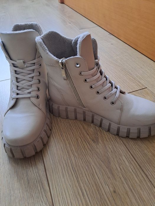 Buty na zimę  kolor beżowy