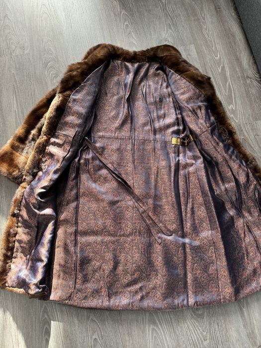 Шуба норковая размер L.