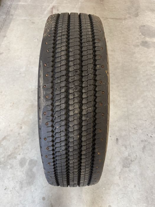 Nokian Hakkapeliitta Truck F 295/60 r22,5 zima kolce