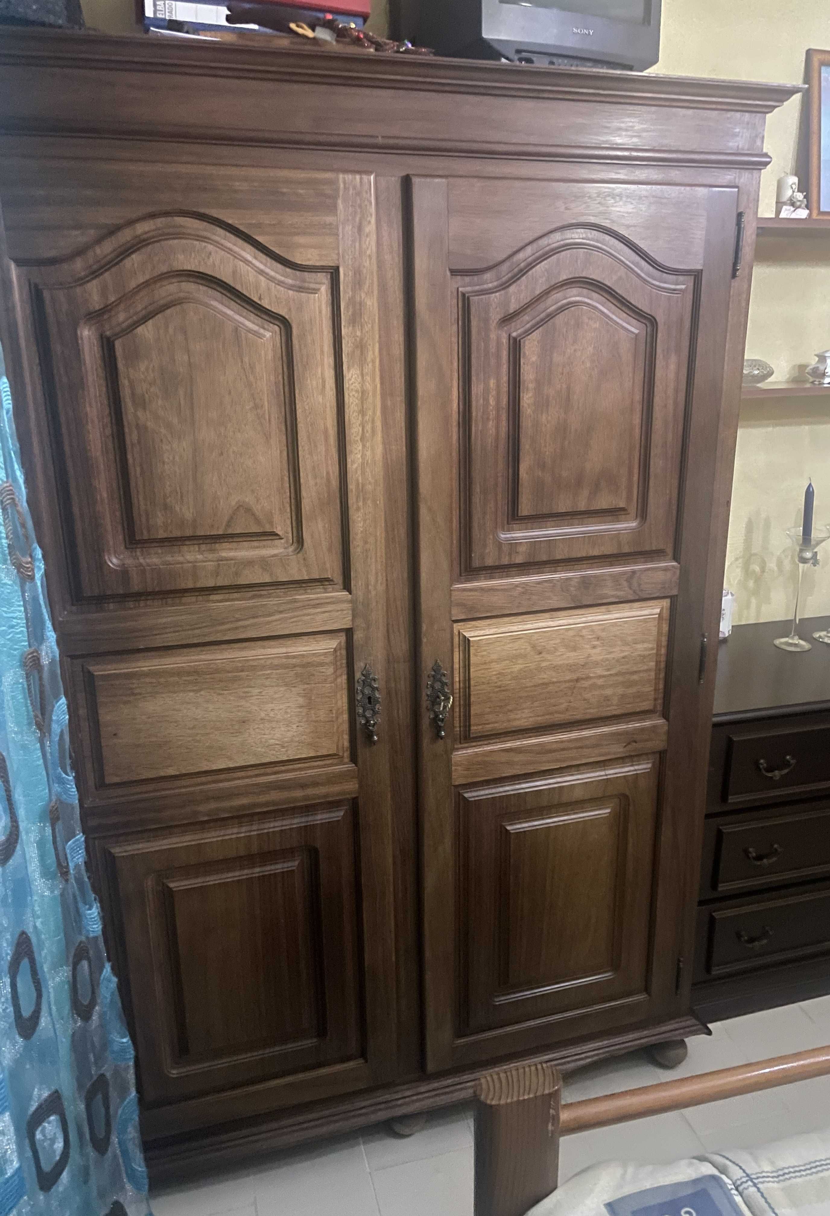 Quarto completo de solteiro com 2 camas