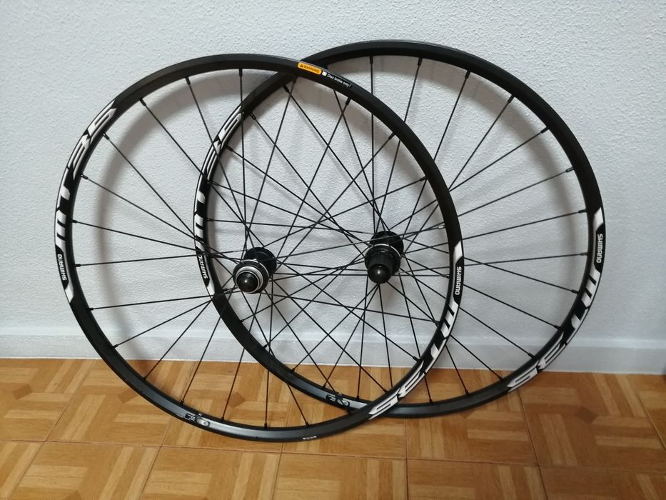 Rodas de bicicleta SHIMANO