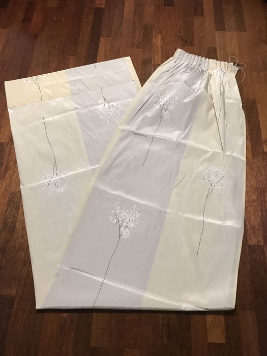 Piękna, bardzo elegancka zasłona 135 x256 cm