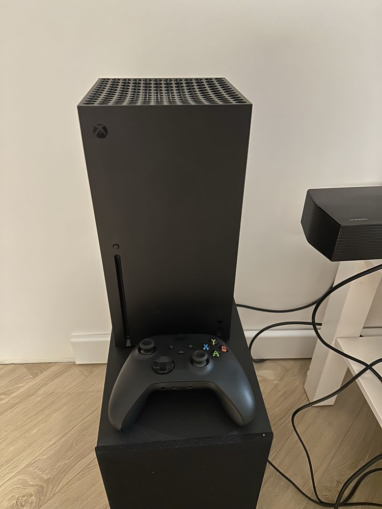 Konsola xbox series x plus pad