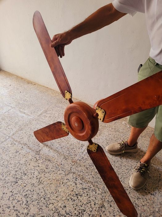 Ventoinha de Teto Vintage metal cor de Madeira com 4 Pás ou Ventilador