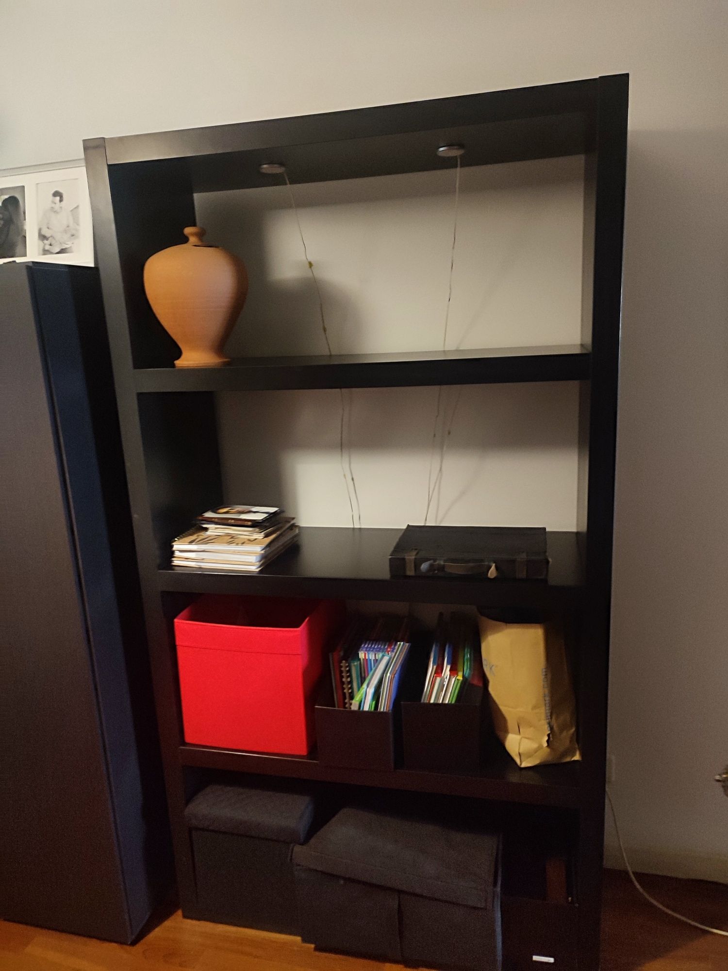 Estante IKEA preto