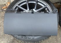 Бардачок ( ящик для рукавичок) Tesla model 3/Y 2018-2023р