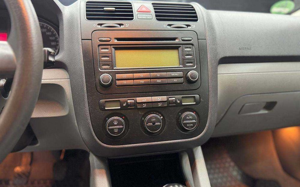 Volkswagen Golf 2003