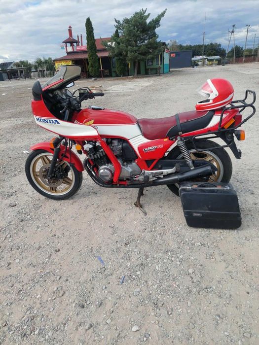 Motocykl Honda CB 900 F2