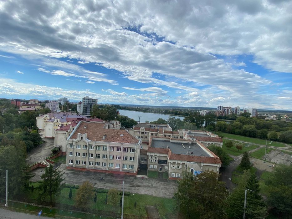 Здається 3 кім. квартира в центрі вул. Мазепи з виглядом на озеро!