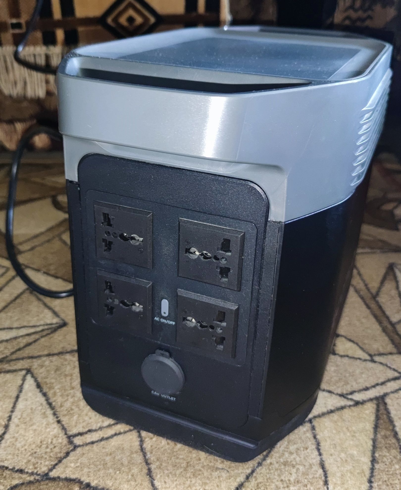 Продам зарядную станцию EcoFlow DELTA User Manual.