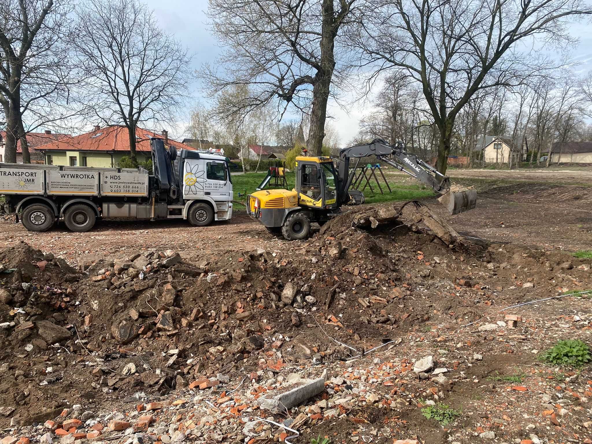 Piasek żwir beton Asfalt Tłuczeń transport 4 ośka oraz HDS