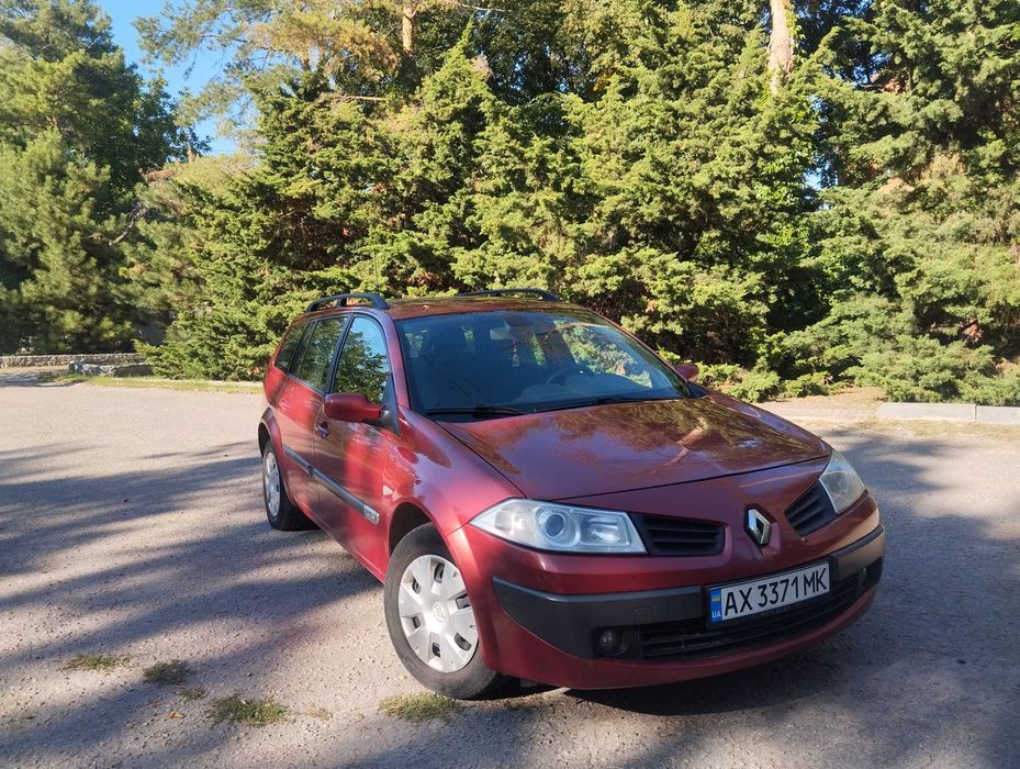 Renault Megan 2 Candy red