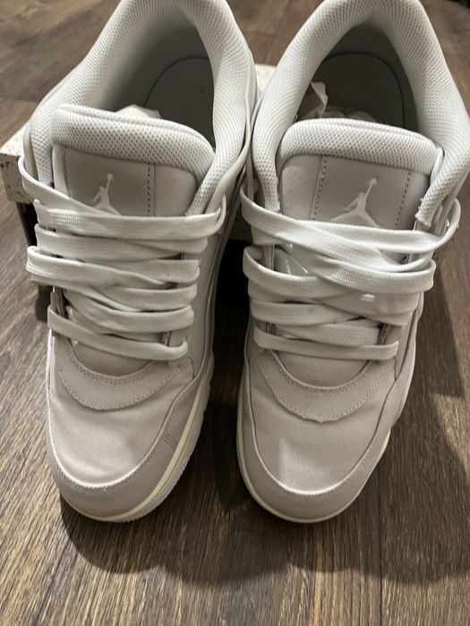 Продам nike air jordan 4RM Новые !