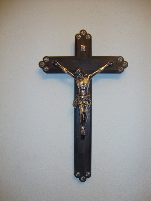 Crucifixo antigo em bronze