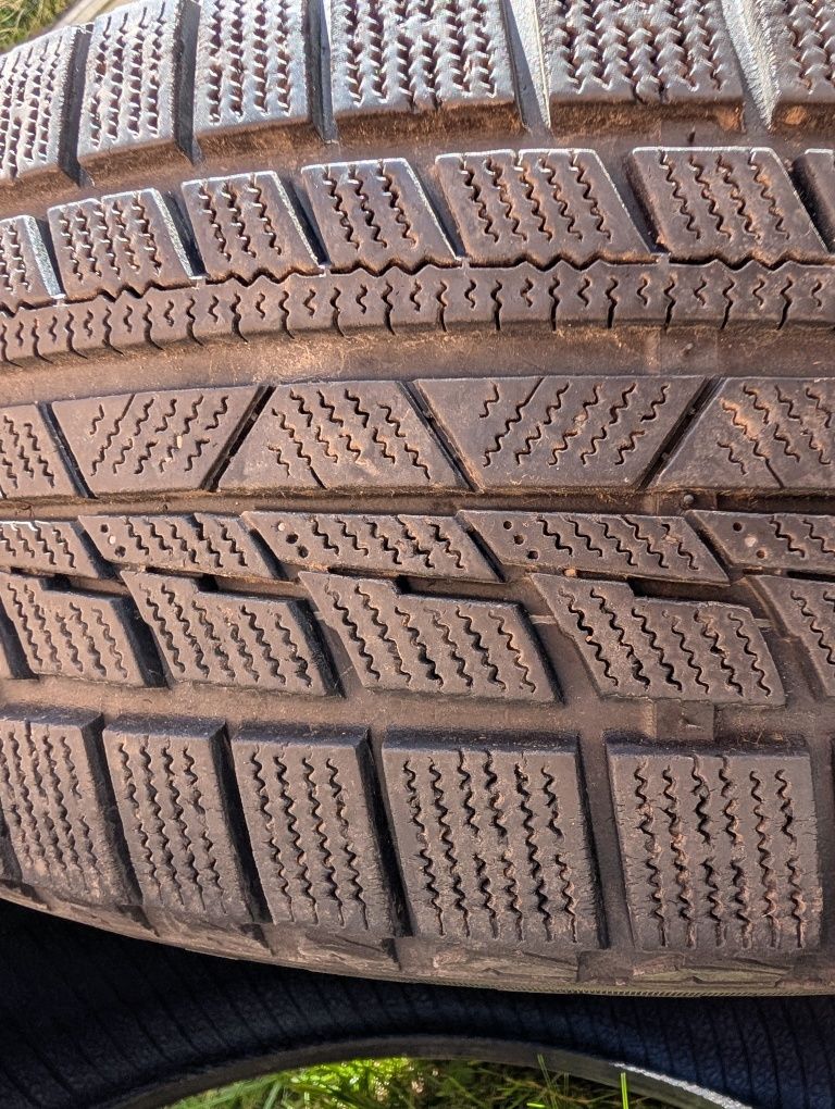 Opony zimowe Firemax FM805+ 205/55 R16