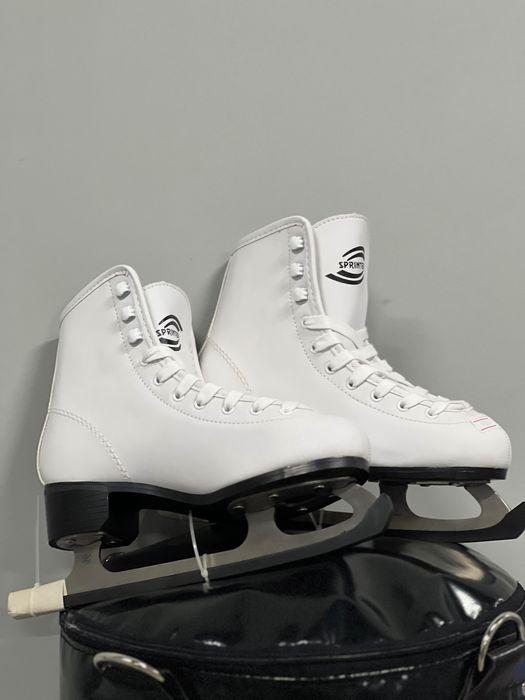 Ковзани фігурні жіночі