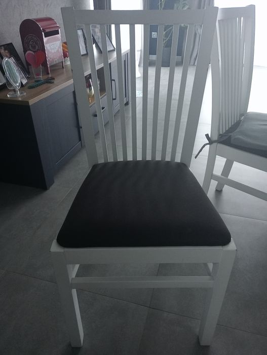 Stół rozkładany z krzesłami 135x86+50