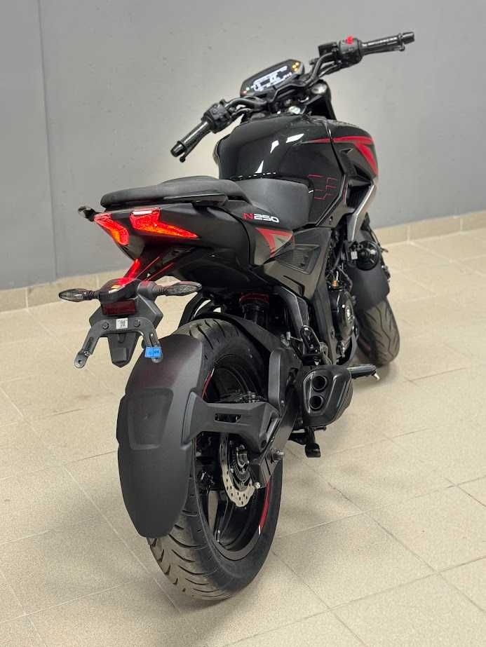 Мотоцикл BAJAJ Pulsar N250 2025