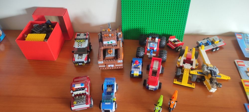 Vendo vários conjuntos Legos