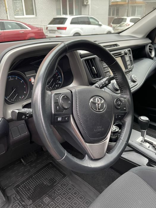 Продам Toyota RAV-4 2018 року