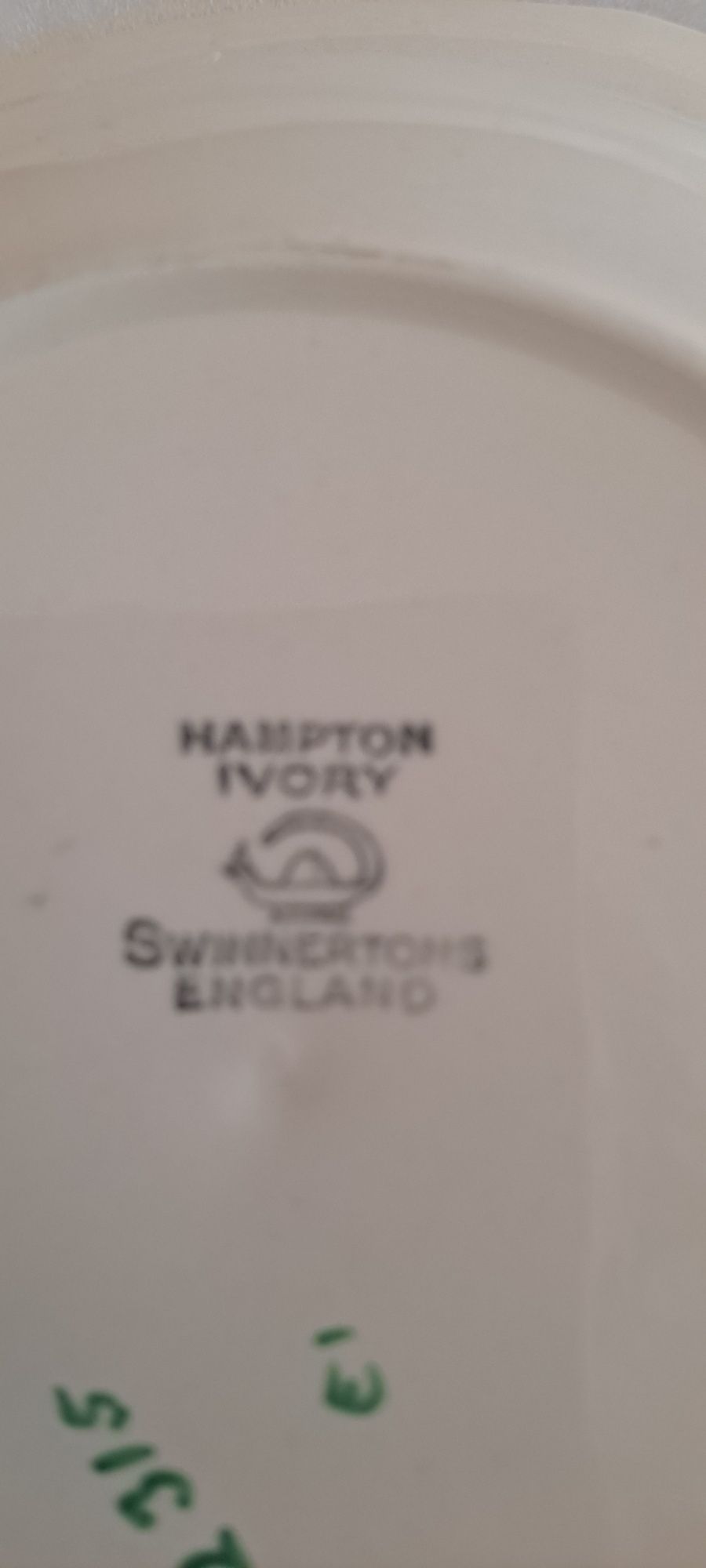 6 miseczek i 1 duża firmy Hampton Ivory