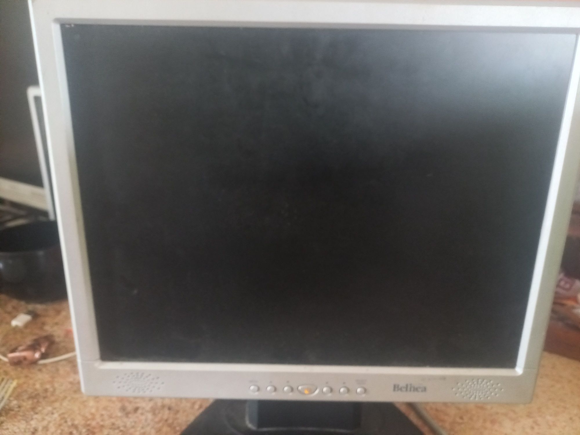 Monitor belinea a funcionar 50/60hz
