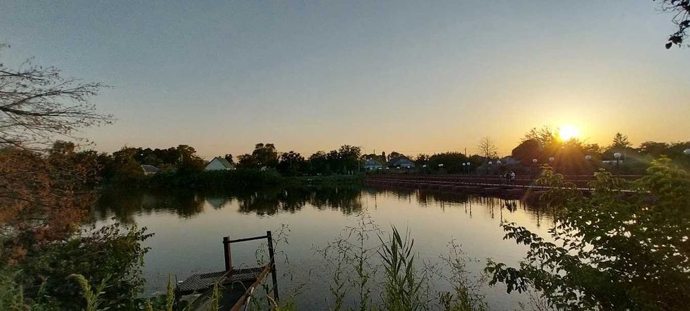 Продам будинок зі своїм берегом.