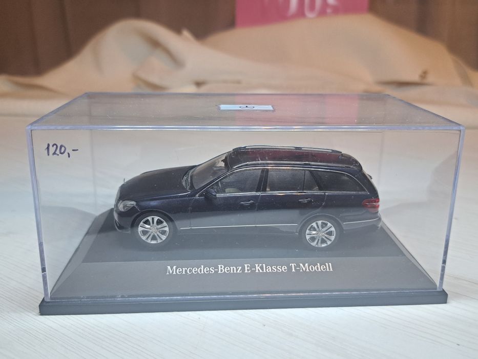 Mercedes E Klasse T-Model 1:43 Schuco
