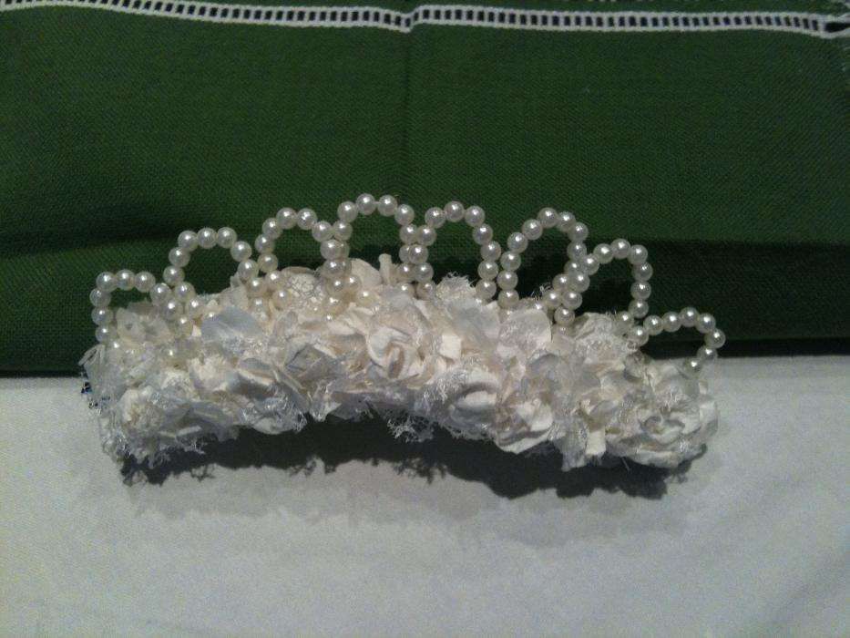 Diadema novo com pérolas