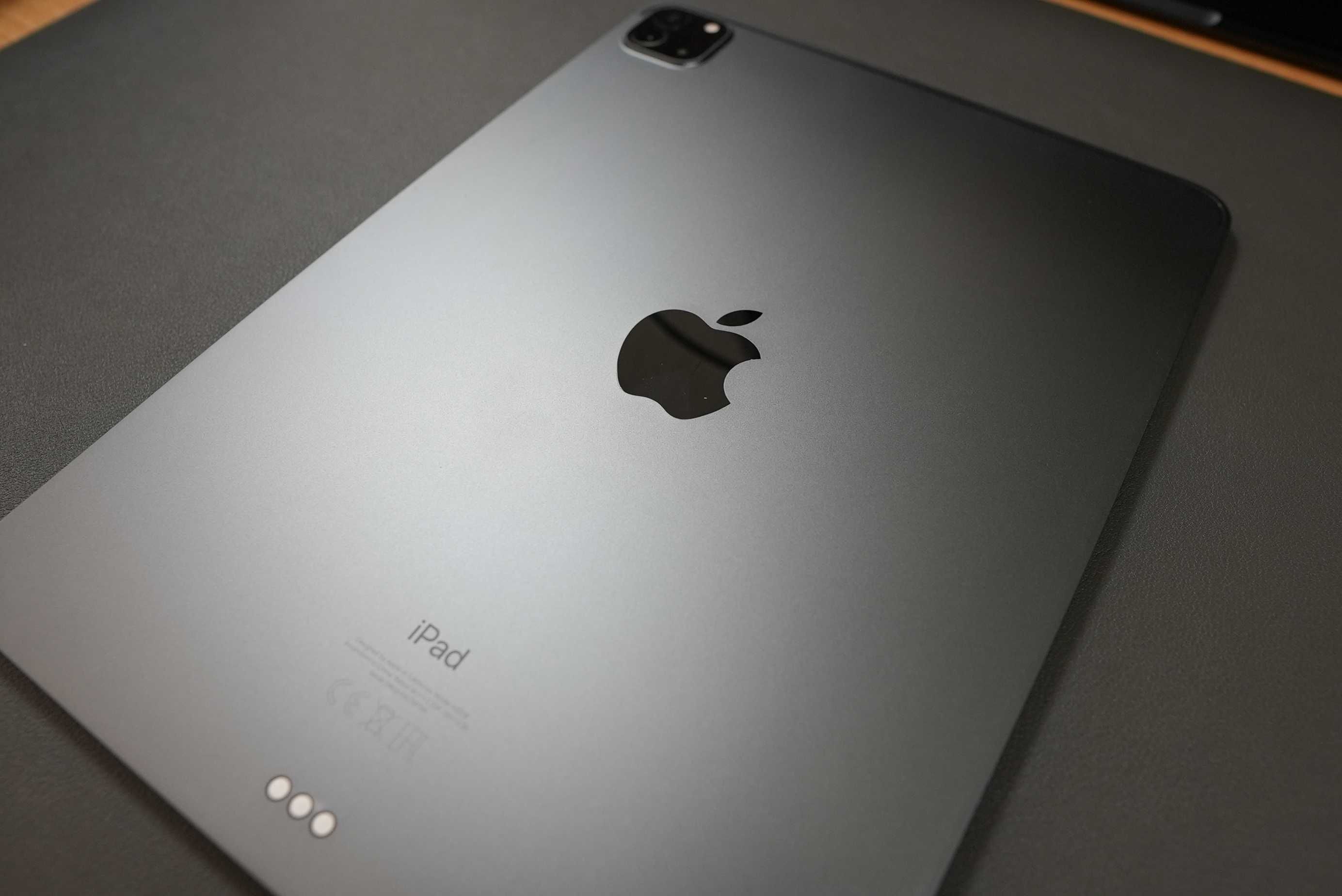 iPad Pro 11-inch + Magic Keyboard