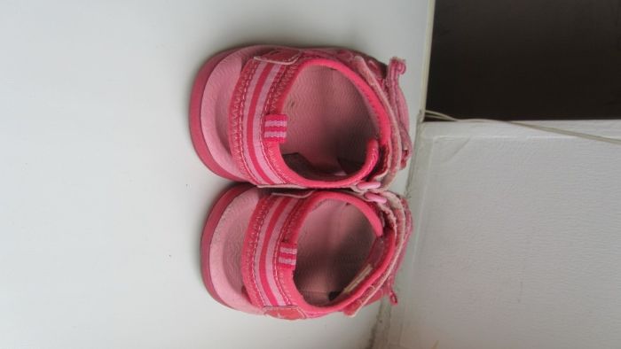 Продам босоножки Clarks Doodles 8p.