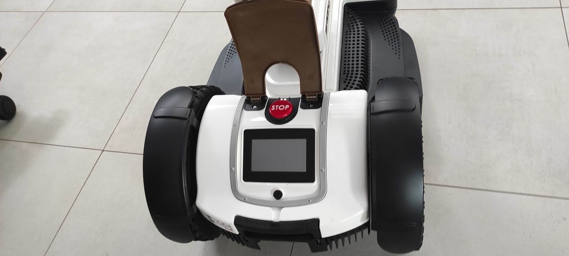 Kosiarka automatyczna Ambrogio NextLINE 4.36 4WD >6000m2 robot koszący