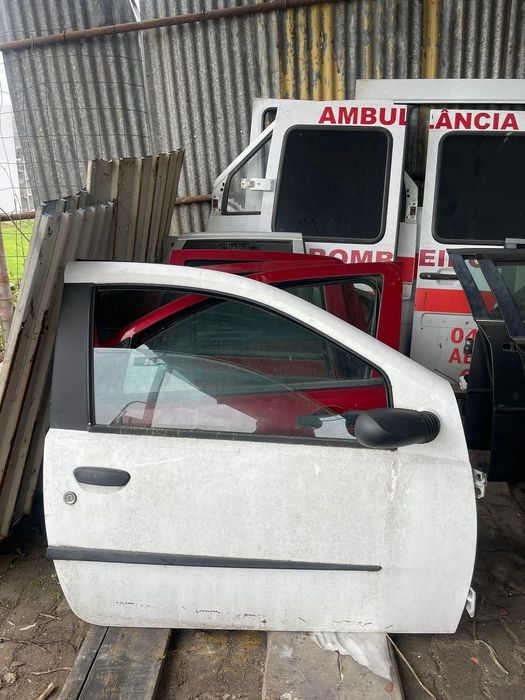 Porta frente direita Fiat Punto, três portas