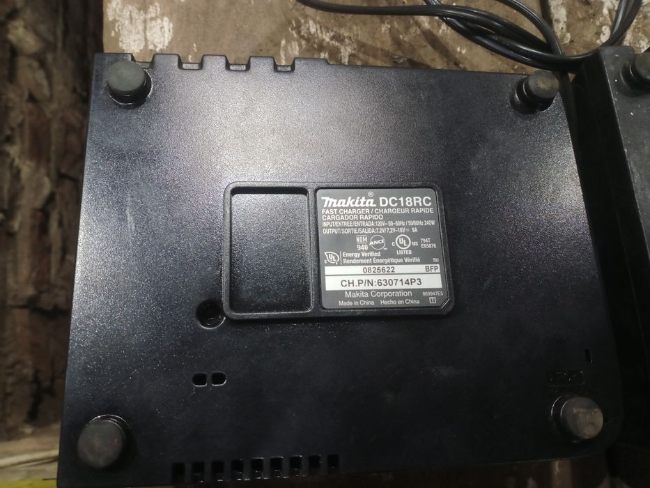 Під ремонт не робочі Makita DC18RC зарядка зарядний пристрій 18В макіт