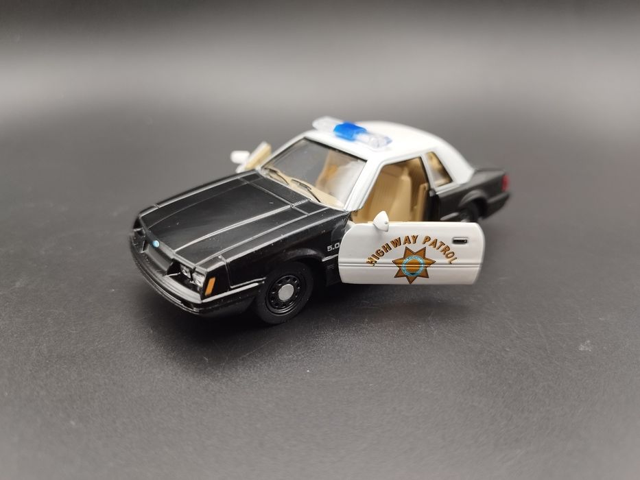 1:43 AmerCom 1985 Ford Mustang California Highway Patrol USA model