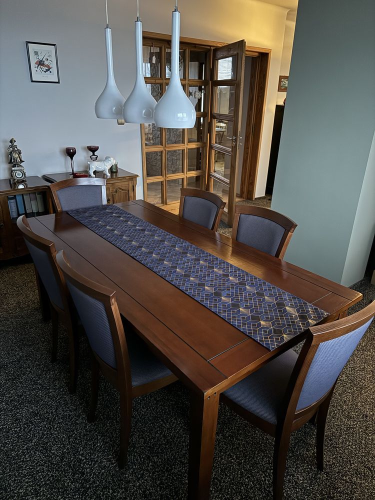Stół z krzeslami rozkladany drewniany brazowy włoska wisnia mahoń Jysk
