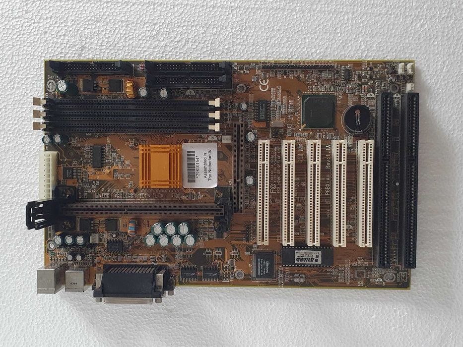 Motherboard vintage - ECS P6BX-A+ - Pentium 2