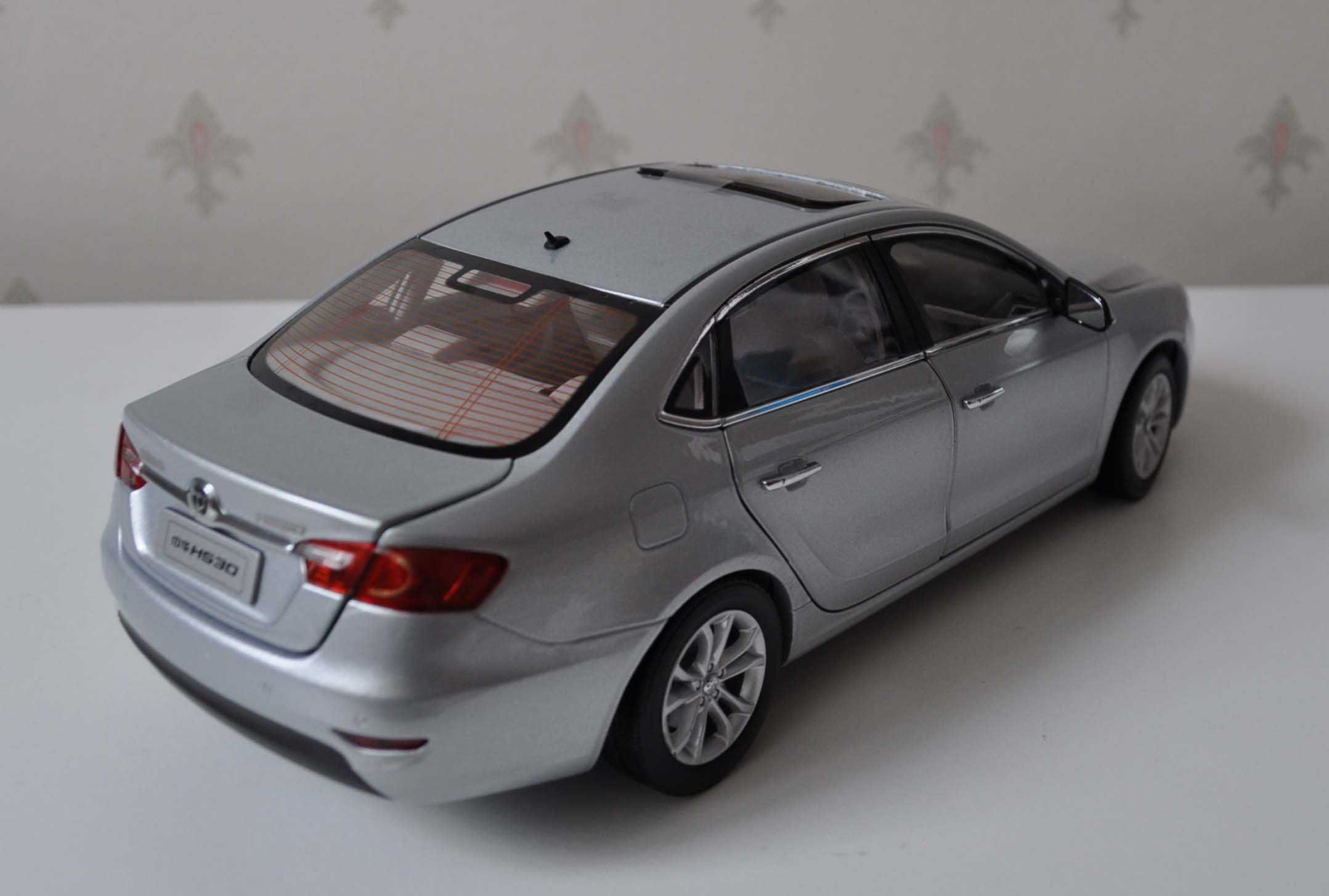 Brilliance H530 1:18 model w skali China