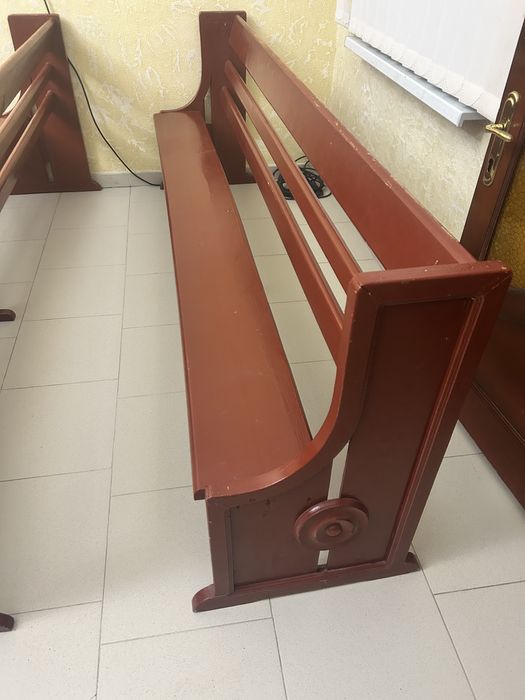 Лавочки є 18 штук Дзвоніть договоримося