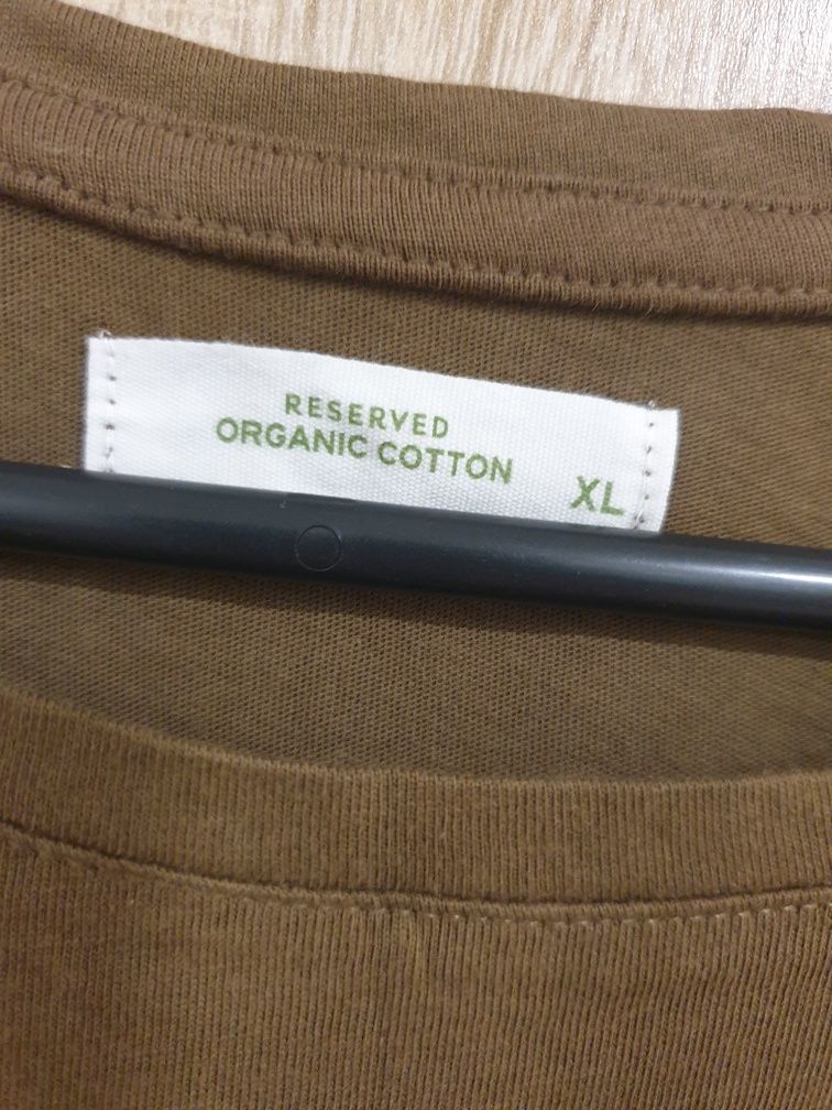 Sprzedam damską koszulkę marki Reserved z nadrukiem
