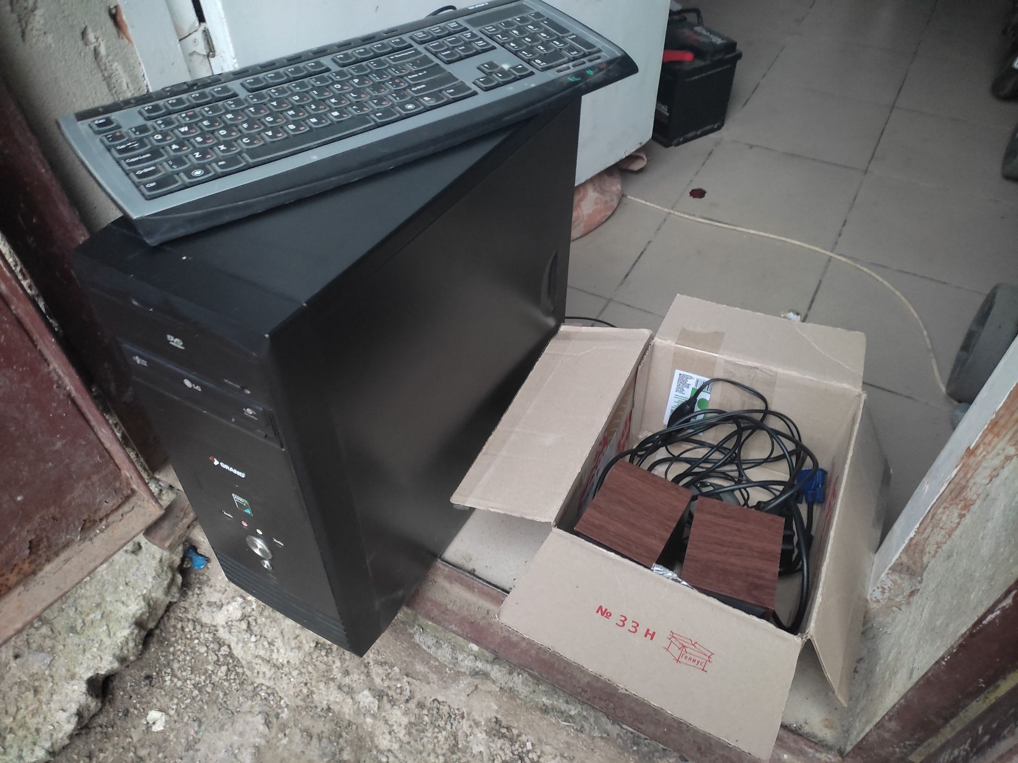 Комп'ютер надійний 500gb+хоррший 2 ядерний процесор.робить шустро.