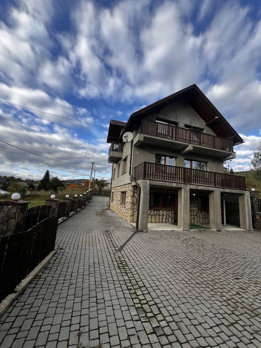 За 200 000$ продається будинок 185 м2 та 5 сотих в Микуличині !