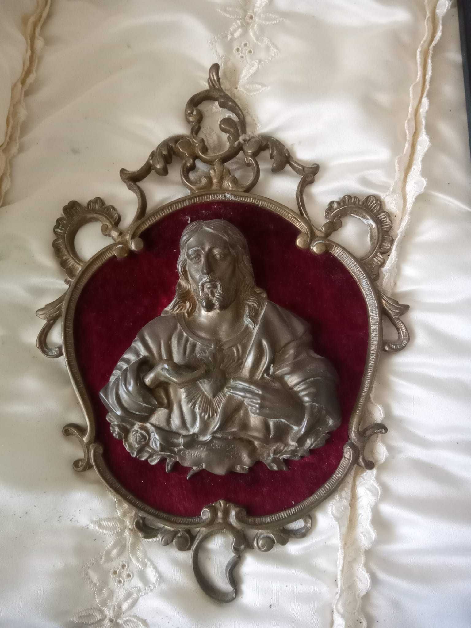 2 quadros com relevo em metal religiosas antigas