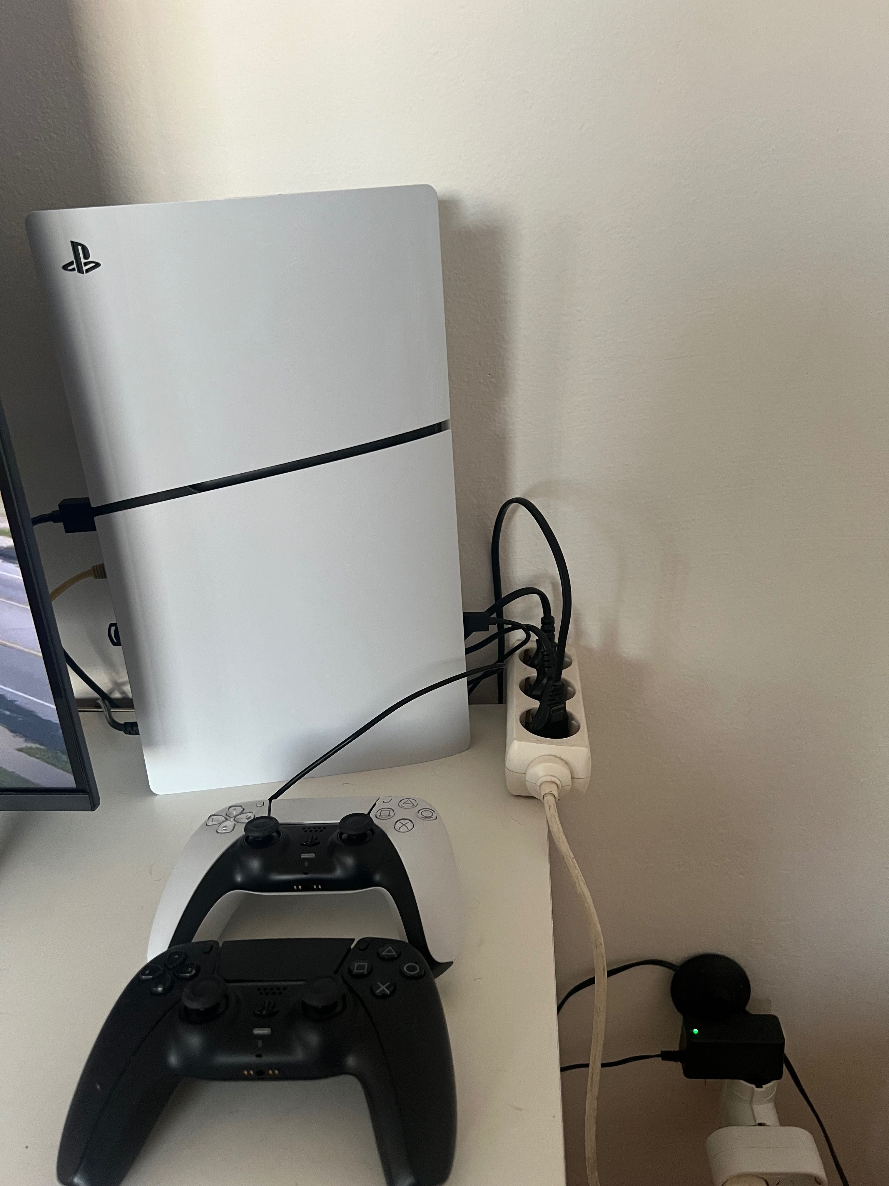 Ps5 digital com 2 comandos