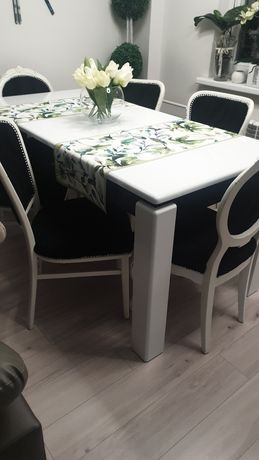 Biały lakierowany stół
