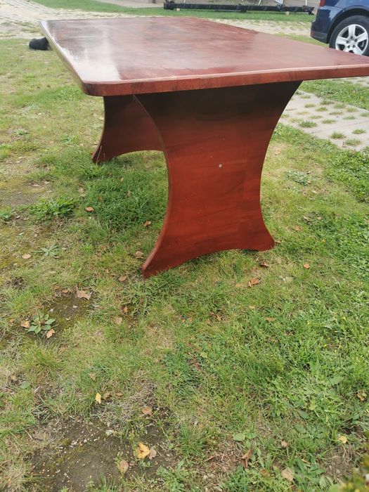 Solidny bukowy stuł