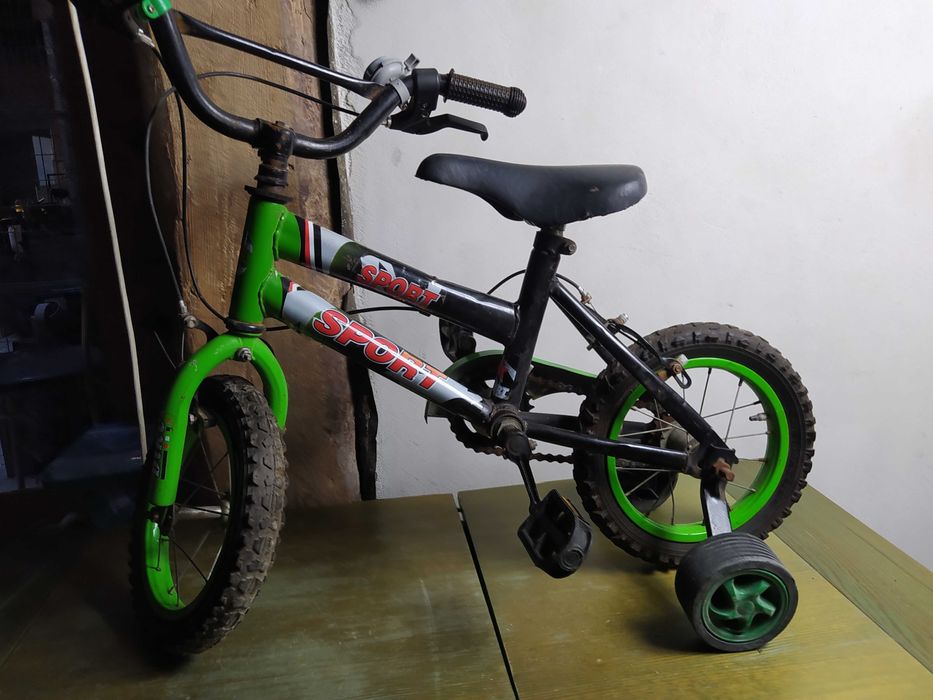 rowerek z dodatkowymi kółkami zielony 12cali mały dla dziecka od 3 lat