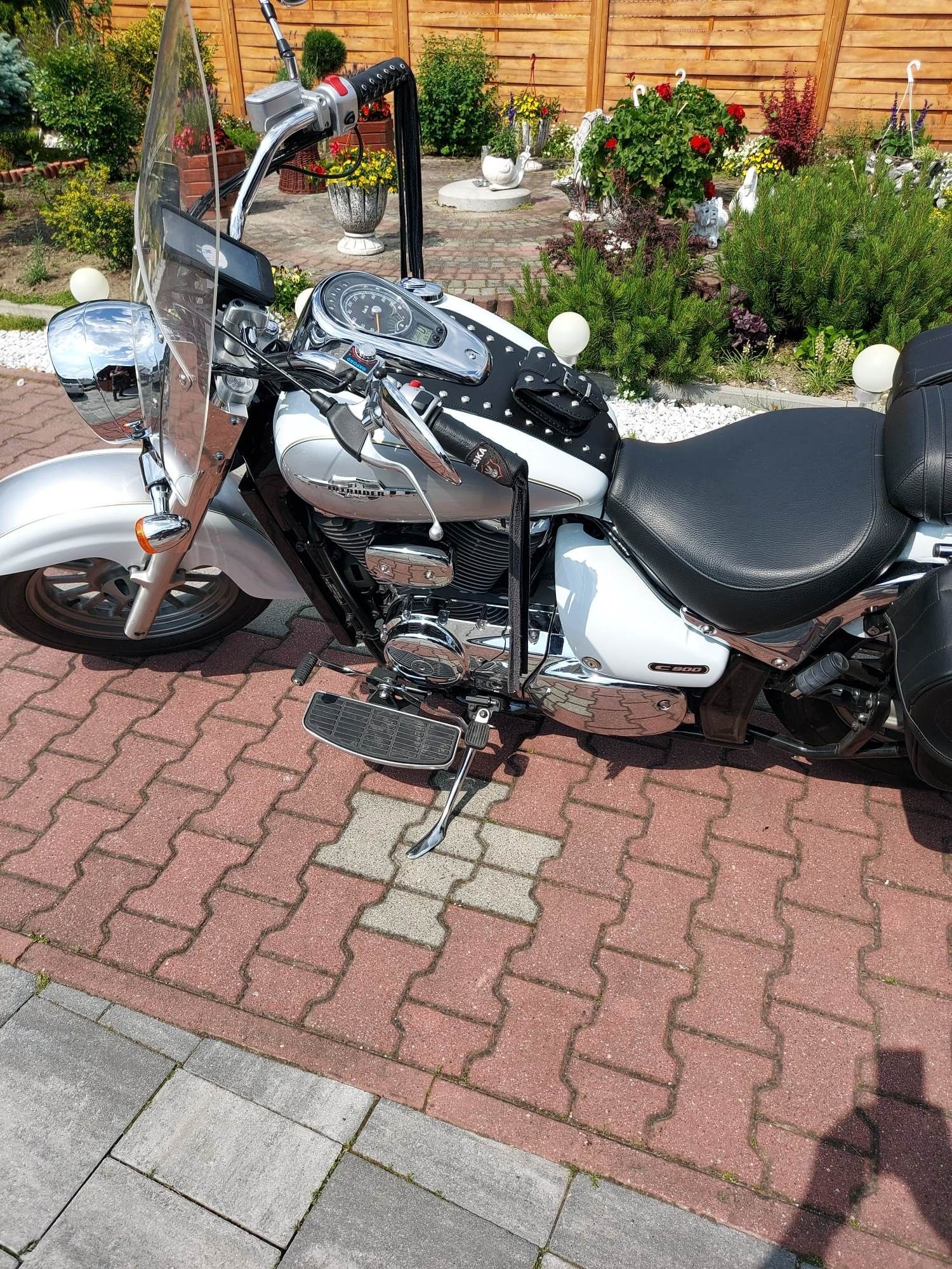 Suzuki Intruder C800