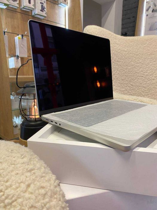 Ноутбук Apple MacBook Pro 14" M3 8/1TB/8CPU/10GPU Silver (MR7K3) 2023