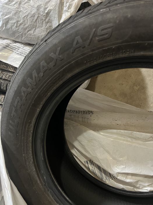 Літня резина шини 235/60/18 в гарному стані